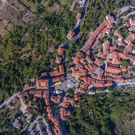 Beautiful In Podpican With Kitchen Casa vacanze Potpićan