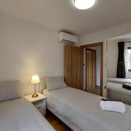 Beautiful In Podpican With Kitchen Holiday home *
