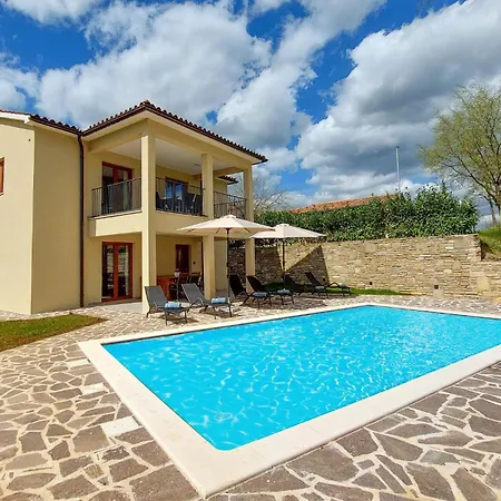 Holiday home Beautiful In Podpican With Kitchen *
