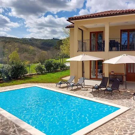 Holiday home Beautiful In Podpican With Kitchen Potpican